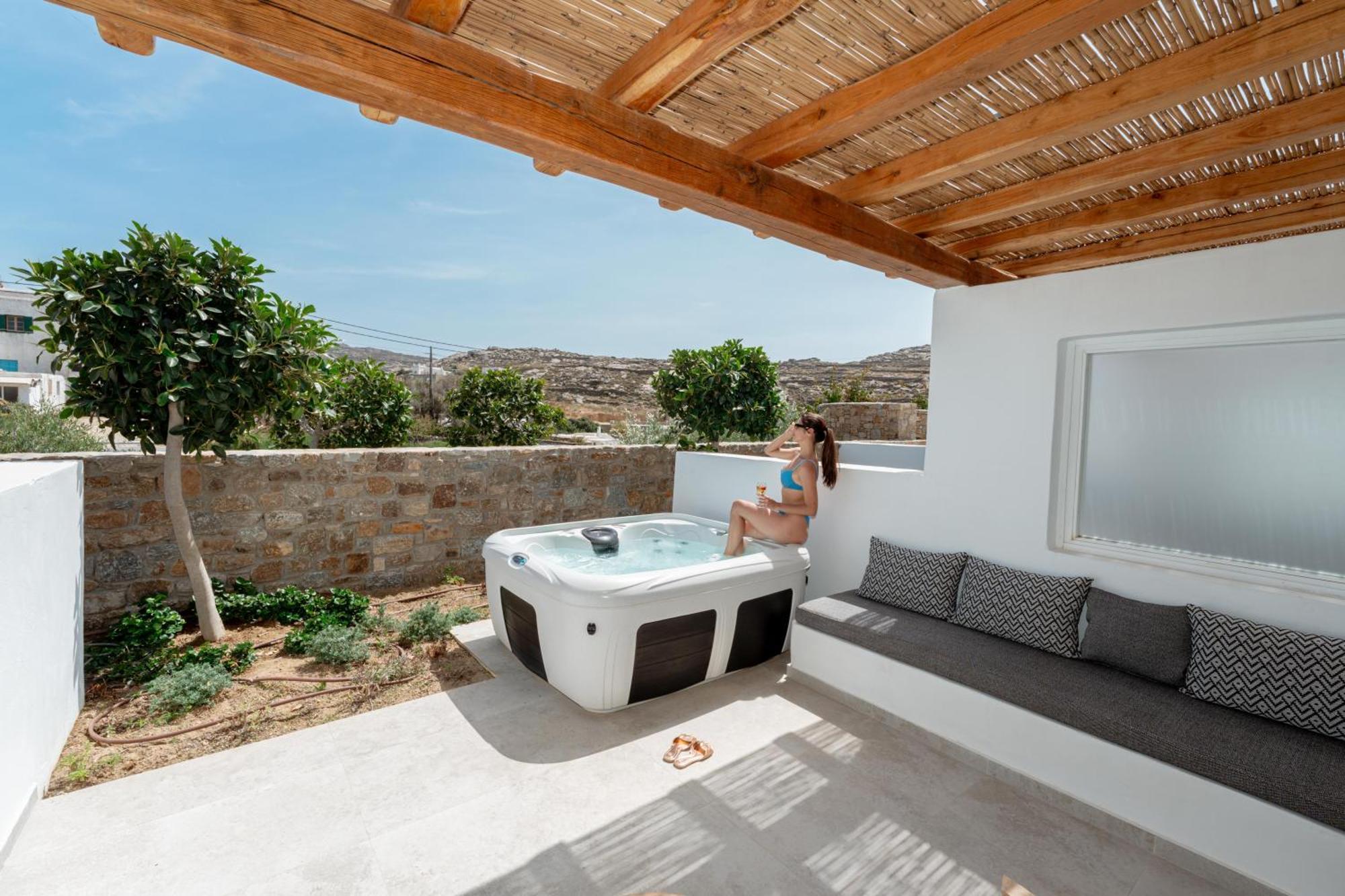 Oliving Mykonos Luxury Suites Klouvas Bagian luar foto